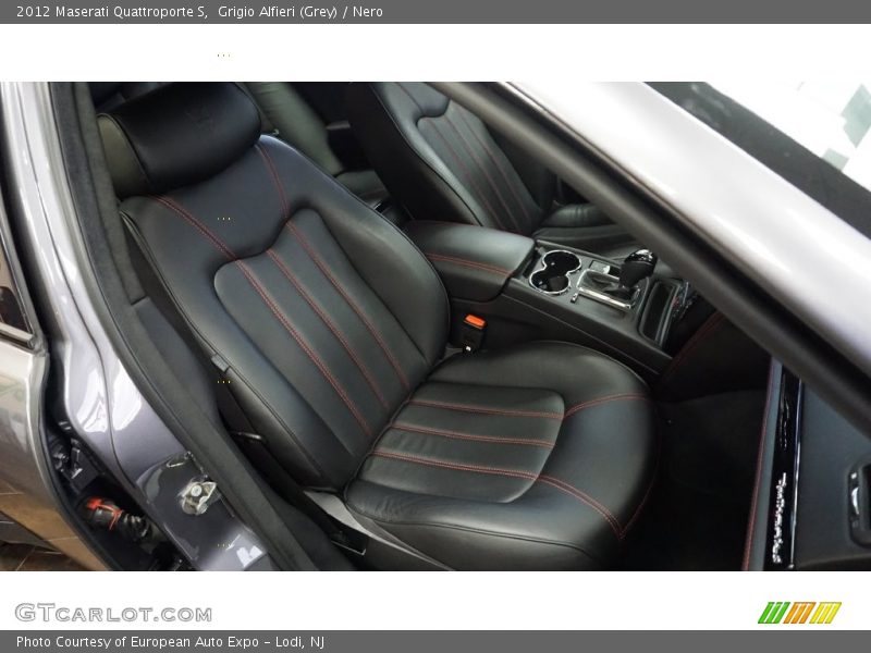 Grigio Alfieri (Grey) / Nero 2012 Maserati Quattroporte S