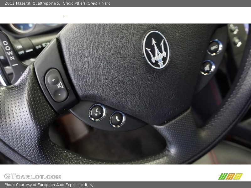 Grigio Alfieri (Grey) / Nero 2012 Maserati Quattroporte S