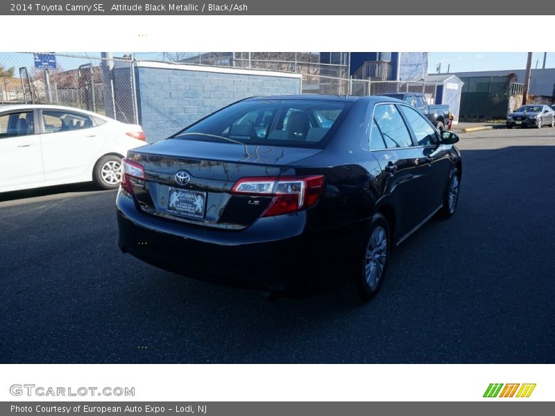 Attitude Black Metallic / Black/Ash 2014 Toyota Camry SE