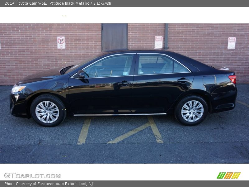 Attitude Black Metallic / Black/Ash 2014 Toyota Camry SE