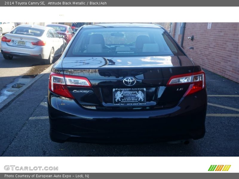 Attitude Black Metallic / Black/Ash 2014 Toyota Camry SE