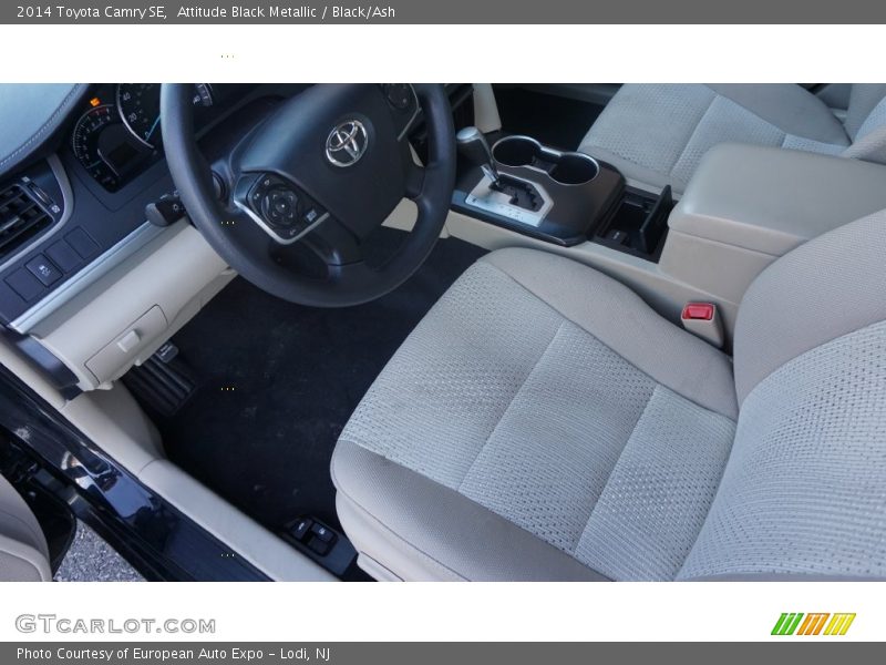 Attitude Black Metallic / Black/Ash 2014 Toyota Camry SE