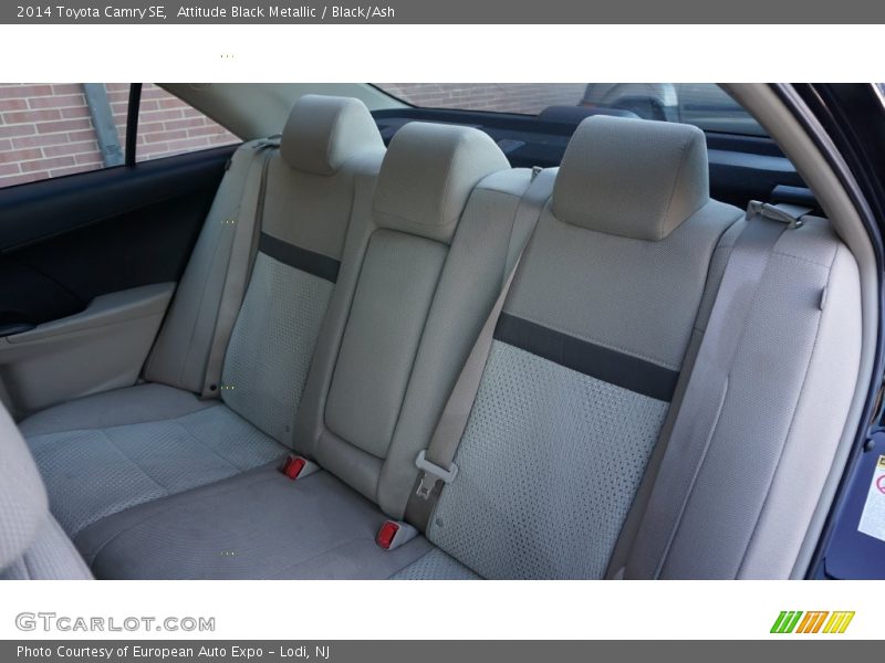 Attitude Black Metallic / Black/Ash 2014 Toyota Camry SE