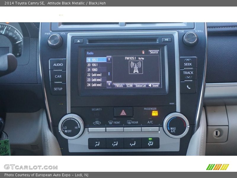Attitude Black Metallic / Black/Ash 2014 Toyota Camry SE