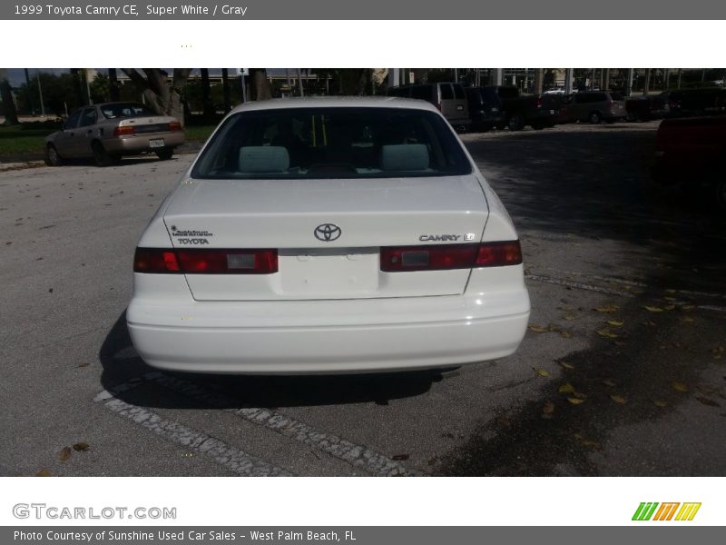 Super White / Gray 1999 Toyota Camry CE