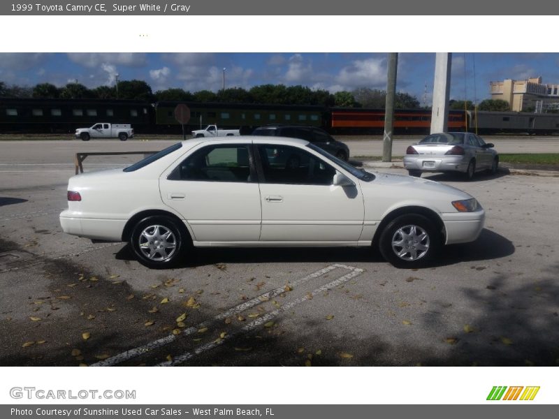 Super White / Gray 1999 Toyota Camry CE