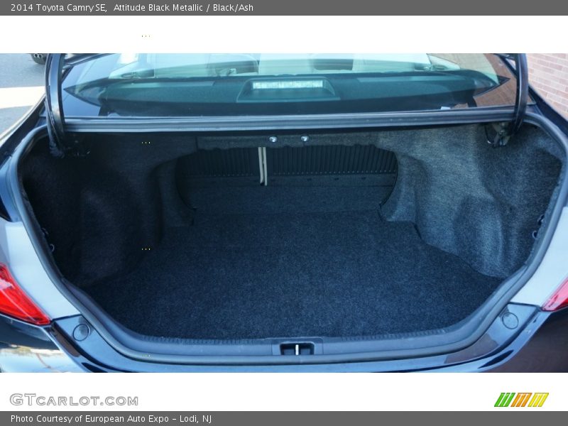 Attitude Black Metallic / Black/Ash 2014 Toyota Camry SE