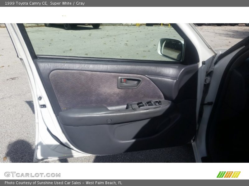 Super White / Gray 1999 Toyota Camry CE