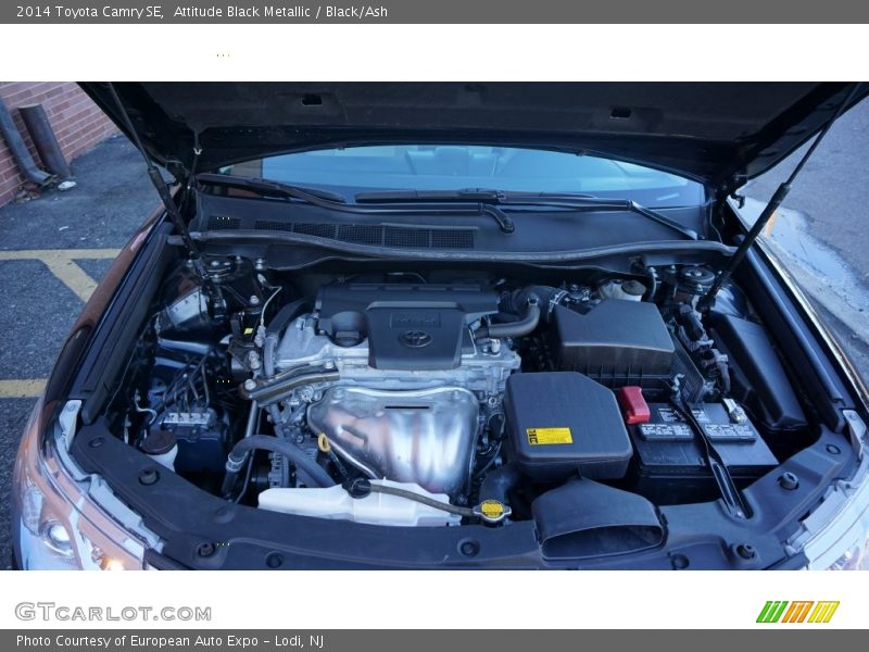 Attitude Black Metallic / Black/Ash 2014 Toyota Camry SE
