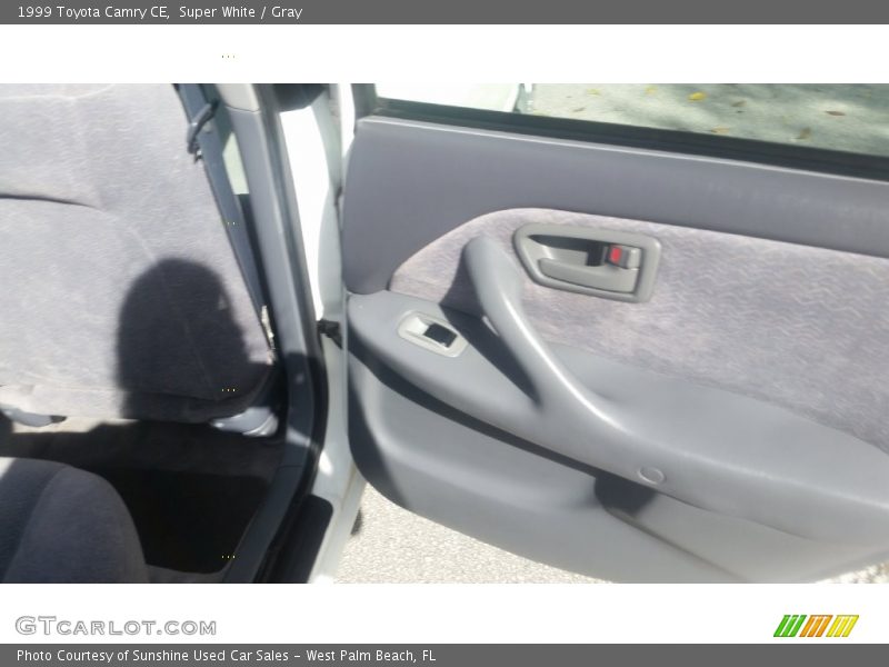 Super White / Gray 1999 Toyota Camry CE