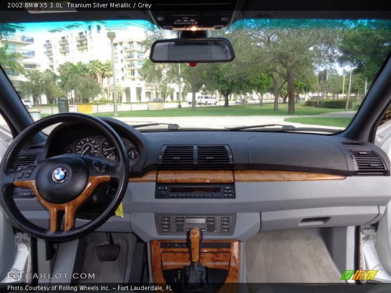 Dashboard of 2002 X5 3.0i