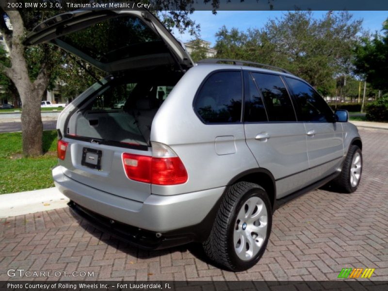 Titanium Silver Metallic / Grey 2002 BMW X5 3.0i