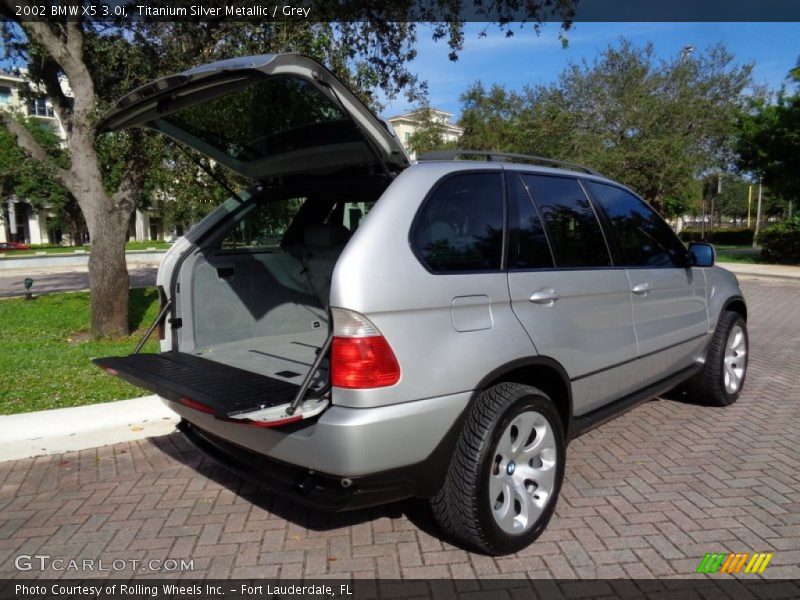 Titanium Silver Metallic / Grey 2002 BMW X5 3.0i