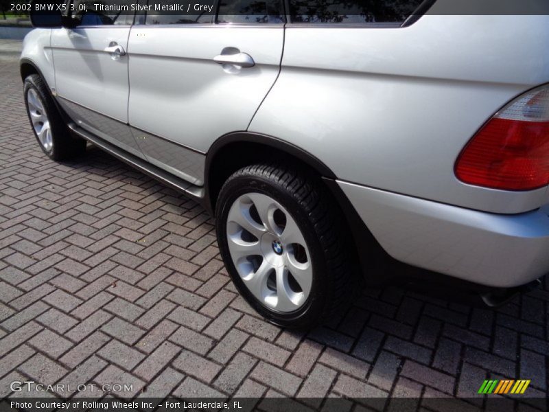 Titanium Silver Metallic / Grey 2002 BMW X5 3.0i