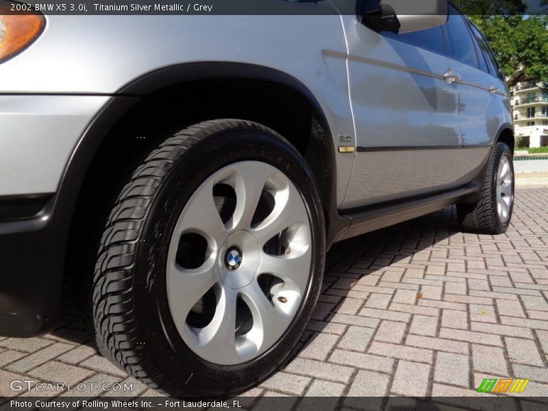 Titanium Silver Metallic / Grey 2002 BMW X5 3.0i