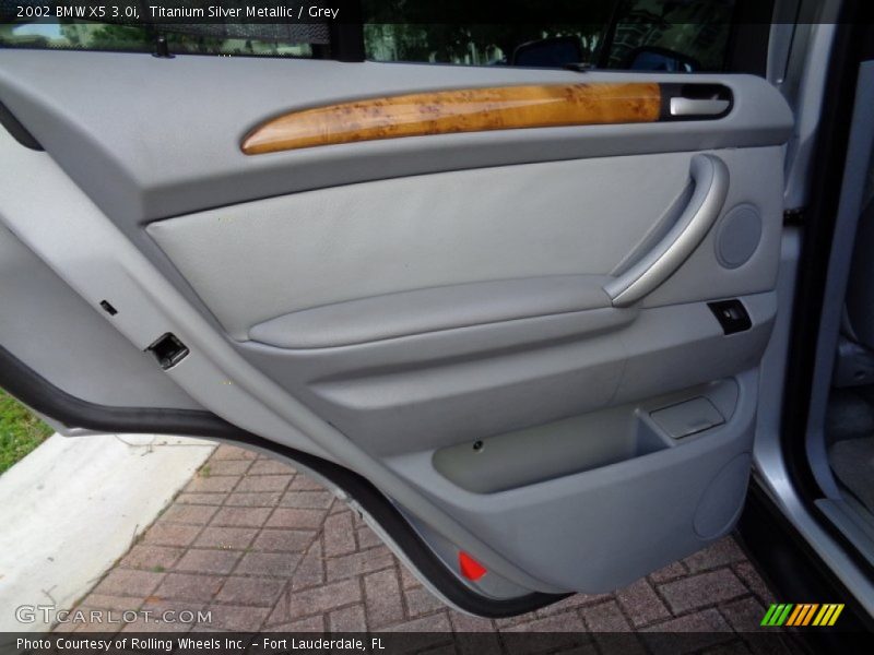 Titanium Silver Metallic / Grey 2002 BMW X5 3.0i