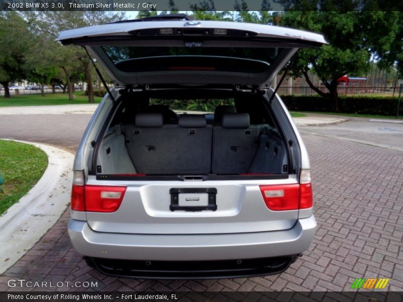 Titanium Silver Metallic / Grey 2002 BMW X5 3.0i