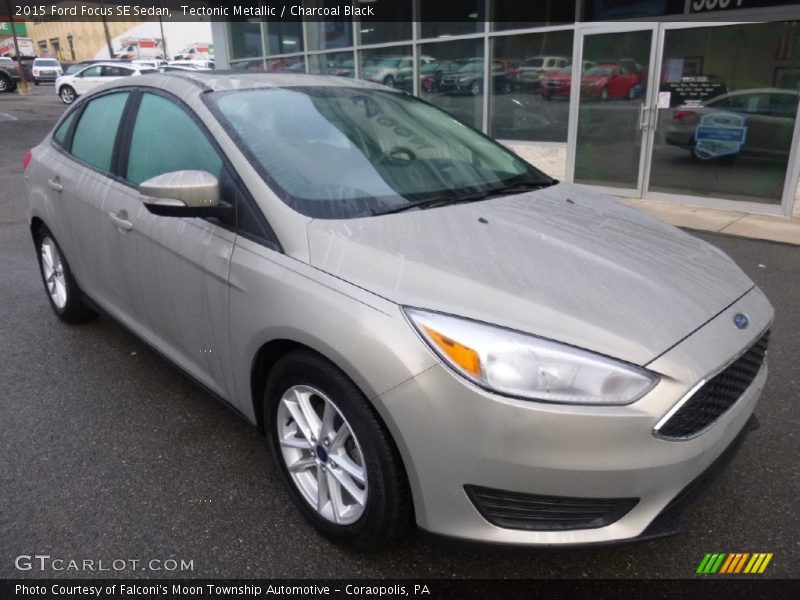 Tectonic Metallic / Charcoal Black 2015 Ford Focus SE Sedan