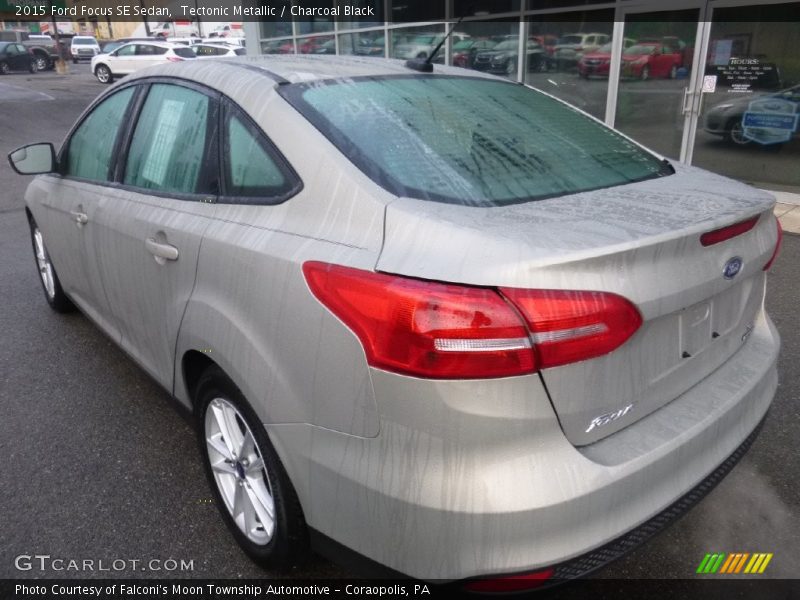 Tectonic Metallic / Charcoal Black 2015 Ford Focus SE Sedan