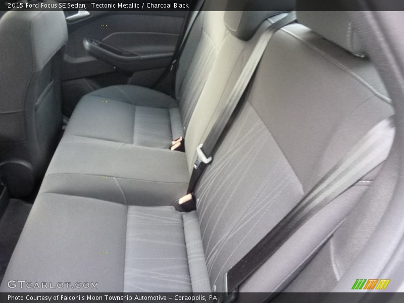 Tectonic Metallic / Charcoal Black 2015 Ford Focus SE Sedan