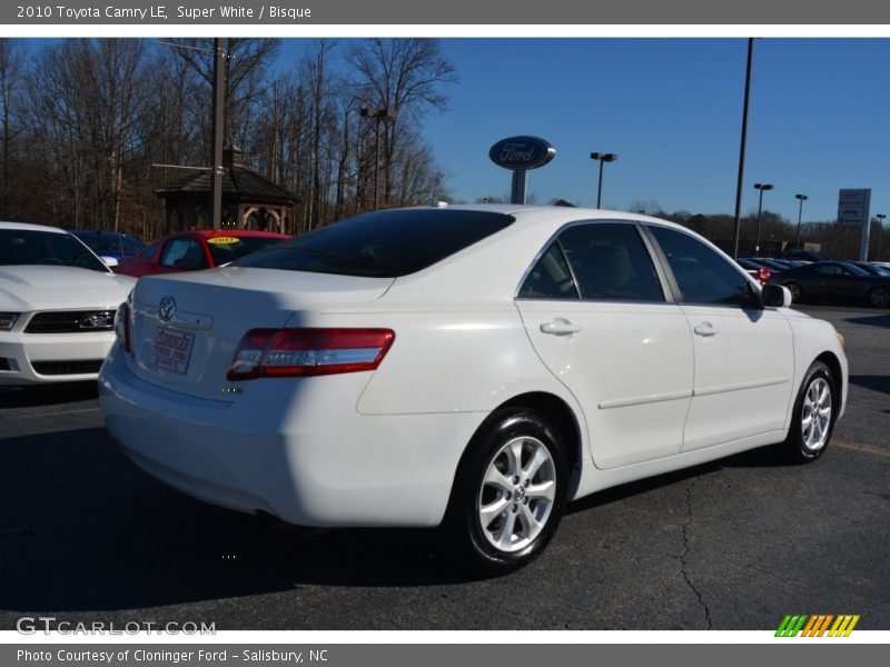 Super White / Bisque 2010 Toyota Camry LE