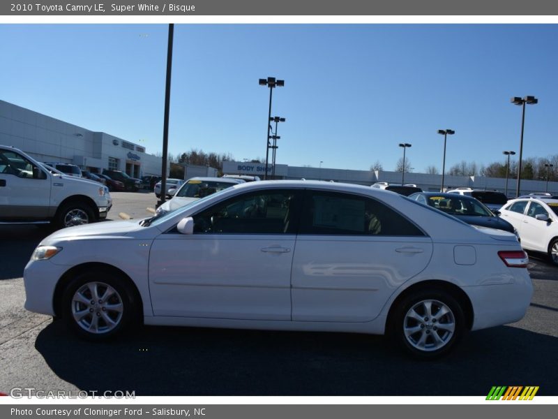 Super White / Bisque 2010 Toyota Camry LE