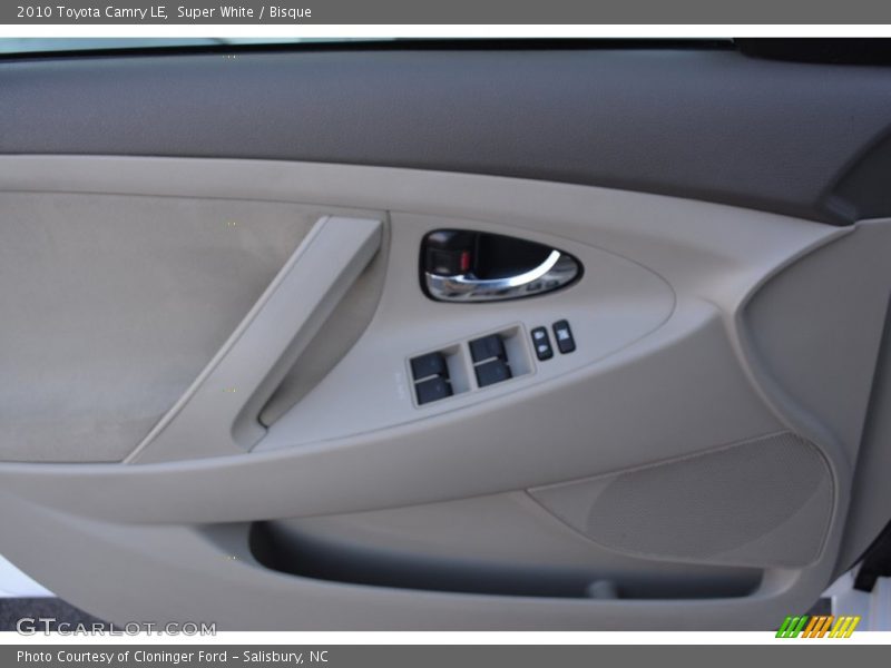Super White / Bisque 2010 Toyota Camry LE