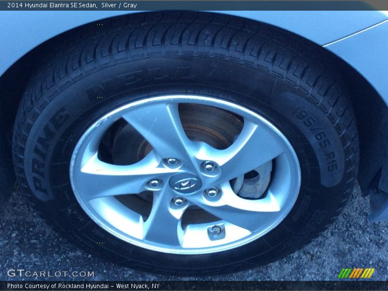 Silver / Gray 2014 Hyundai Elantra SE Sedan