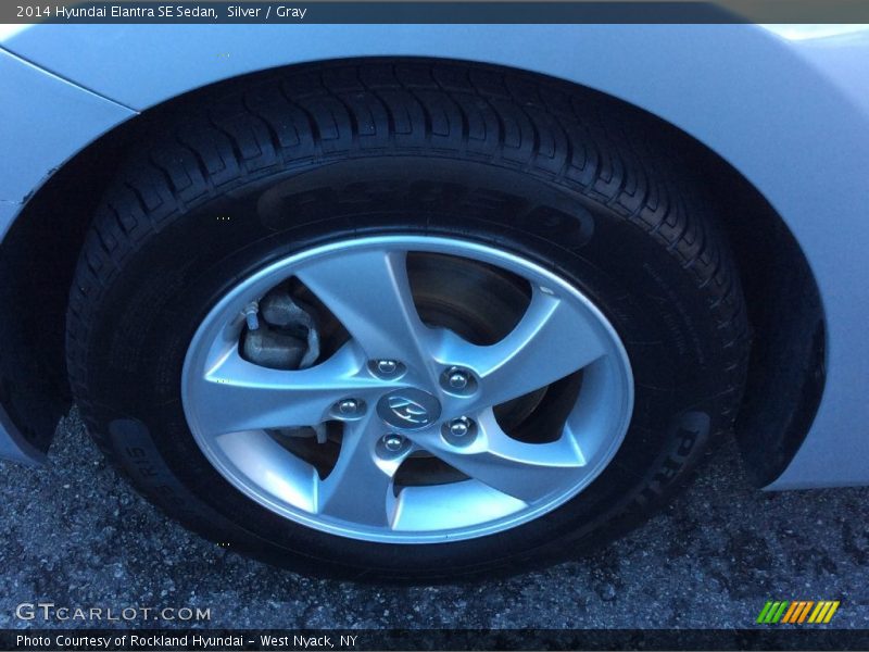 Silver / Gray 2014 Hyundai Elantra SE Sedan