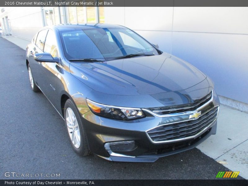 Front 3/4 View of 2016 Malibu LT
