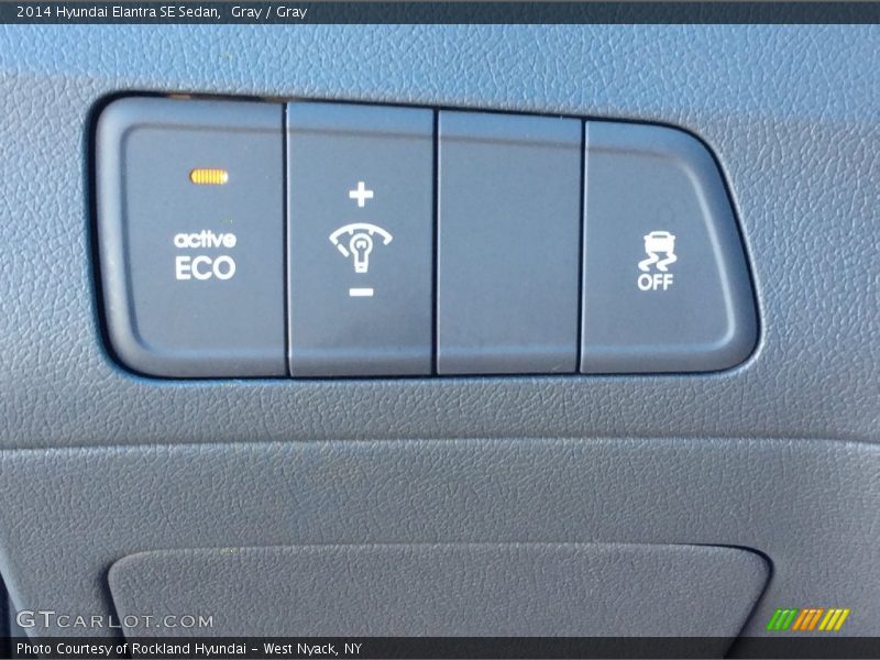 Gray / Gray 2014 Hyundai Elantra SE Sedan