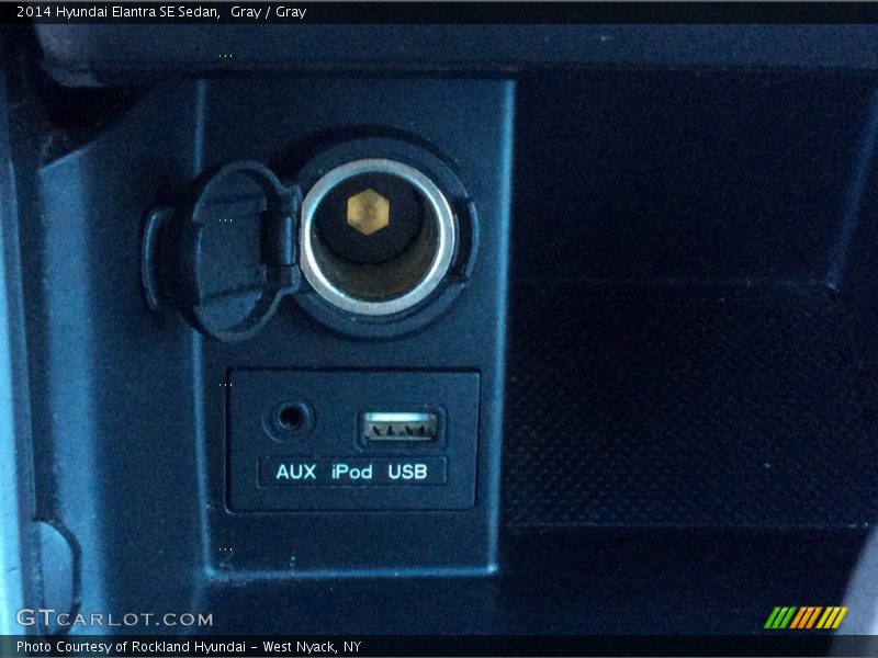 Gray / Gray 2014 Hyundai Elantra SE Sedan