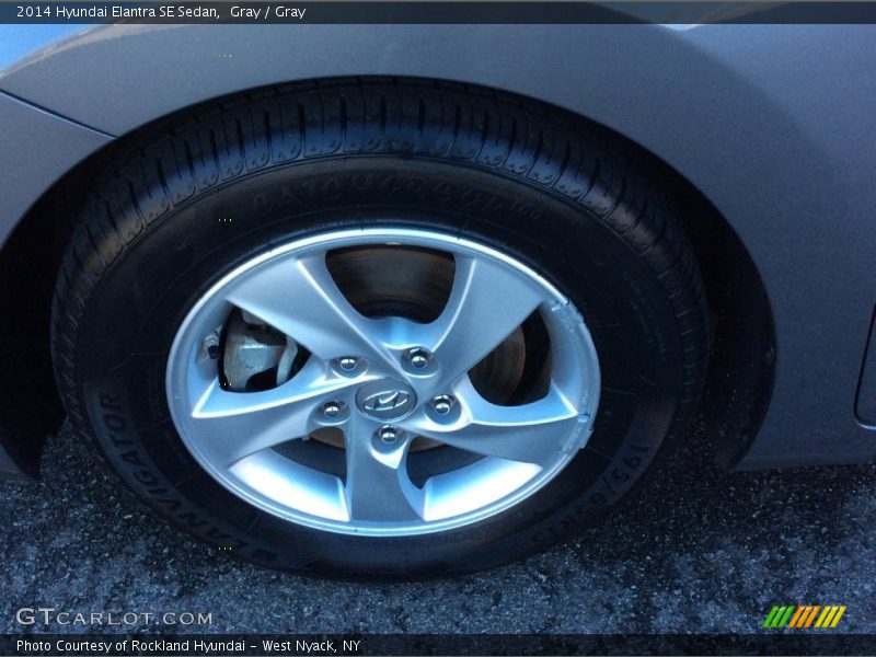 Gray / Gray 2014 Hyundai Elantra SE Sedan