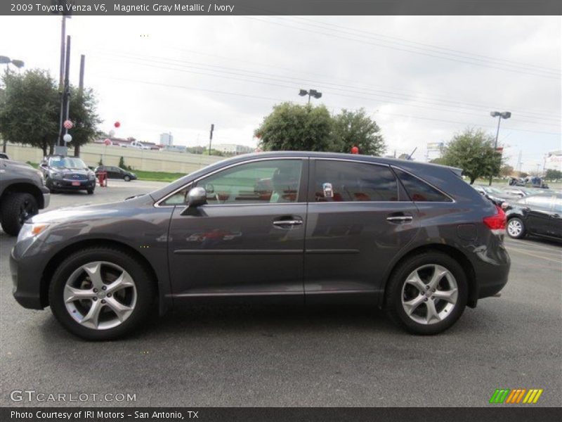 Magnetic Gray Metallic / Ivory 2009 Toyota Venza V6