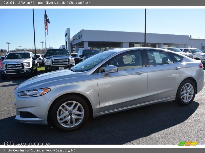 Ingot Silver Metallic / Charcoal Black 2016 Ford Fusion SE