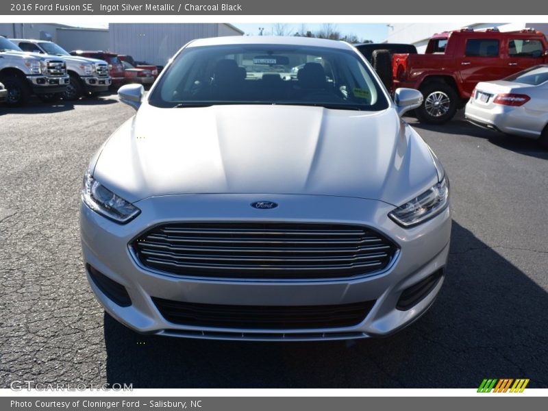 Ingot Silver Metallic / Charcoal Black 2016 Ford Fusion SE