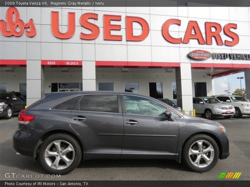 Magnetic Gray Metallic / Ivory 2009 Toyota Venza V6