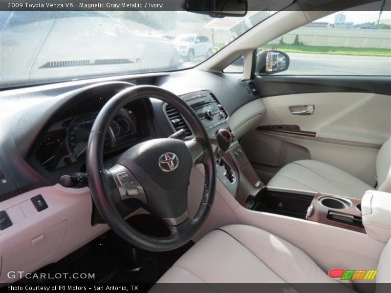 Magnetic Gray Metallic / Ivory 2009 Toyota Venza V6