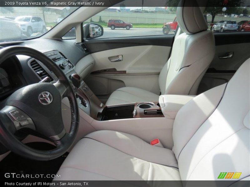 Magnetic Gray Metallic / Ivory 2009 Toyota Venza V6