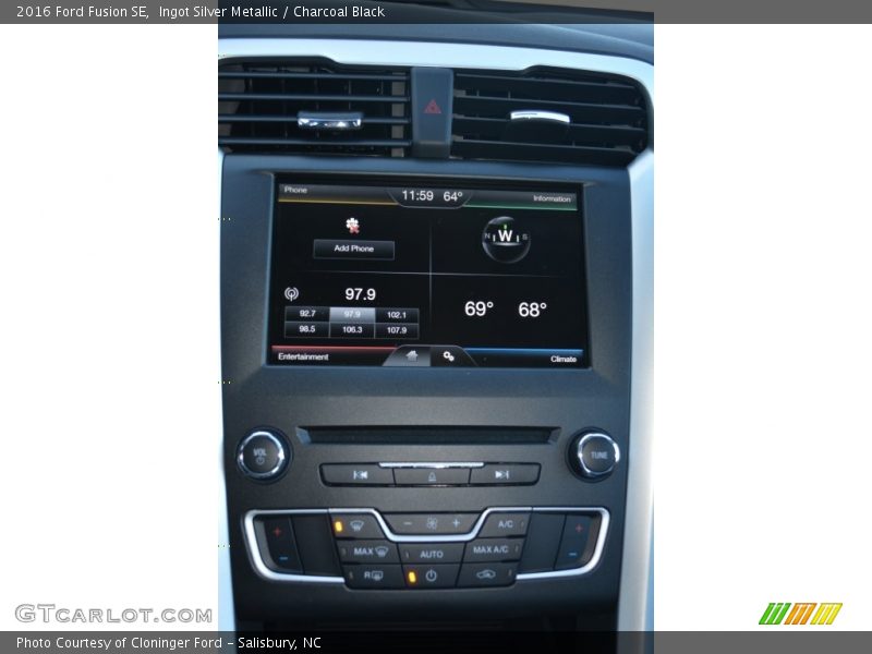 Ingot Silver Metallic / Charcoal Black 2016 Ford Fusion SE