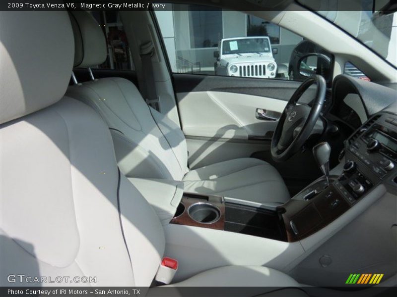 Magnetic Gray Metallic / Ivory 2009 Toyota Venza V6