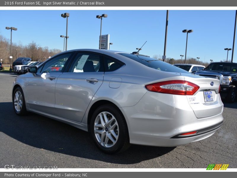 Ingot Silver Metallic / Charcoal Black 2016 Ford Fusion SE