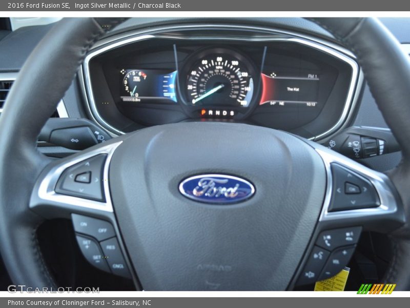 Ingot Silver Metallic / Charcoal Black 2016 Ford Fusion SE