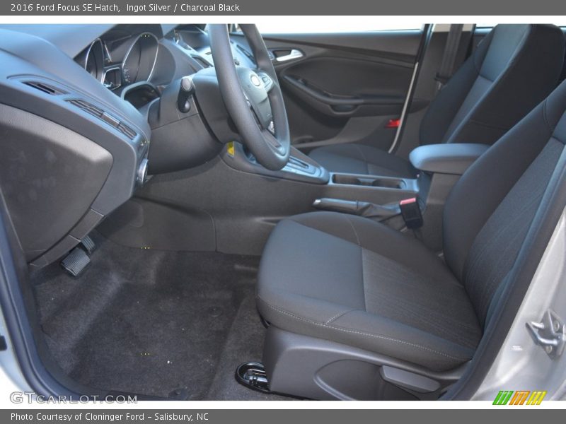 Ingot Silver / Charcoal Black 2016 Ford Focus SE Hatch