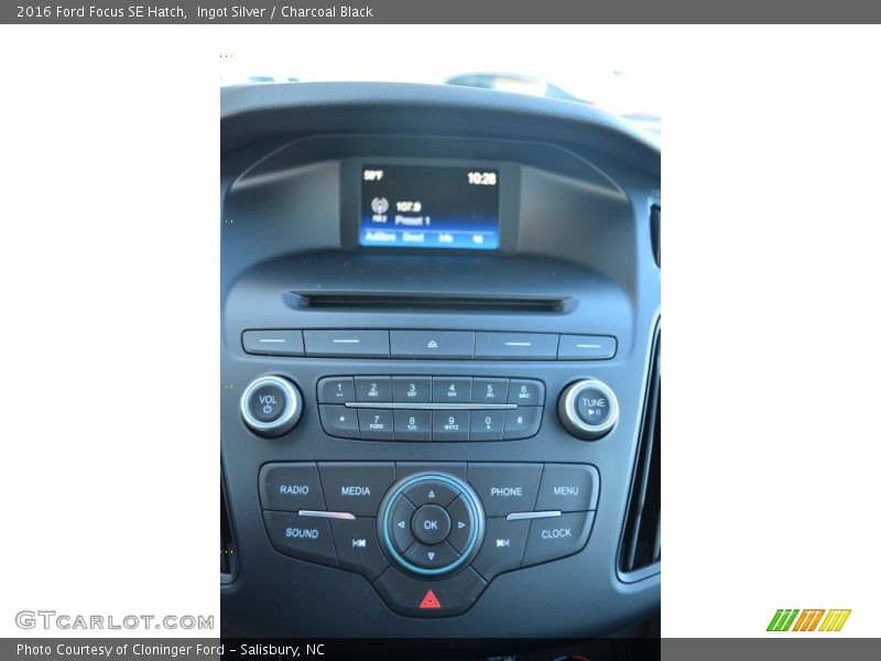Ingot Silver / Charcoal Black 2016 Ford Focus SE Hatch
