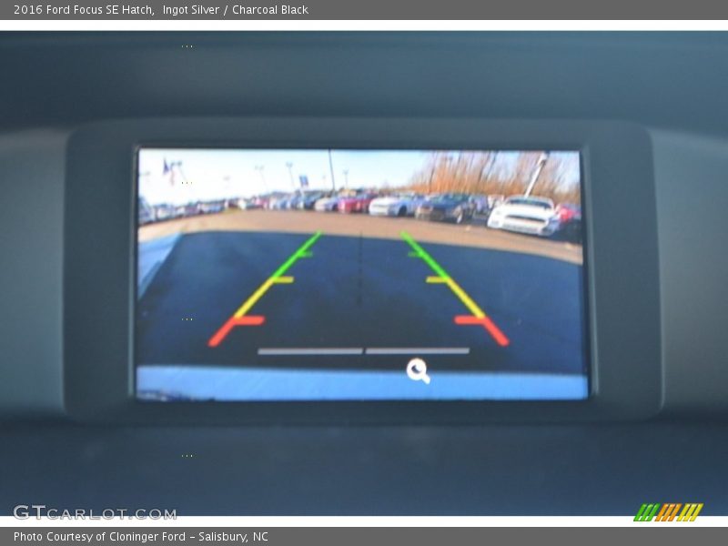 Ingot Silver / Charcoal Black 2016 Ford Focus SE Hatch