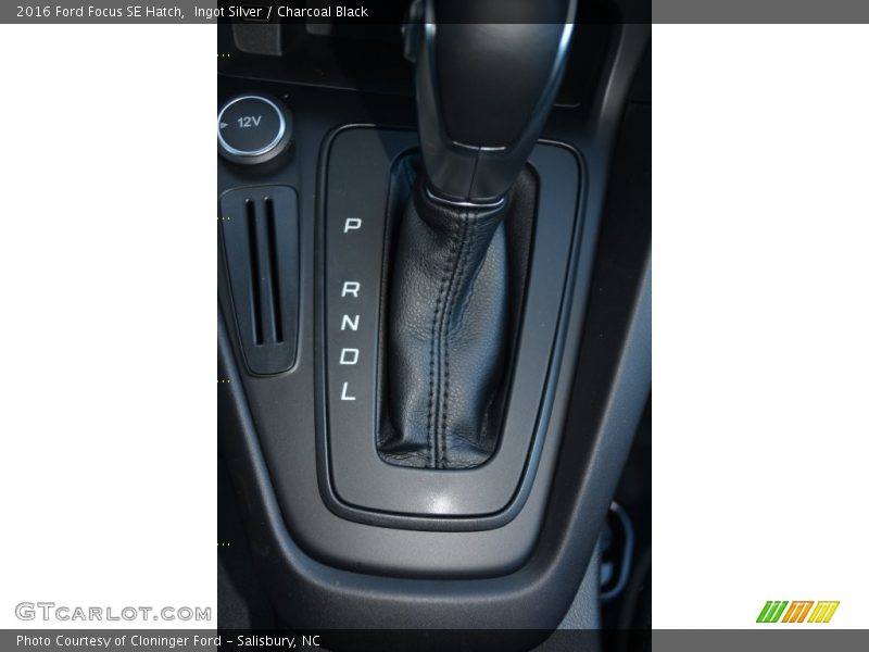 Ingot Silver / Charcoal Black 2016 Ford Focus SE Hatch