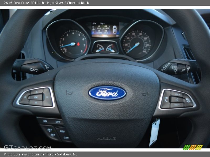 Ingot Silver / Charcoal Black 2016 Ford Focus SE Hatch