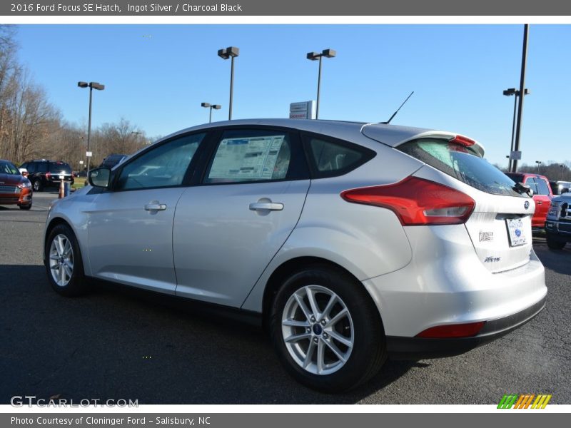 Ingot Silver / Charcoal Black 2016 Ford Focus SE Hatch