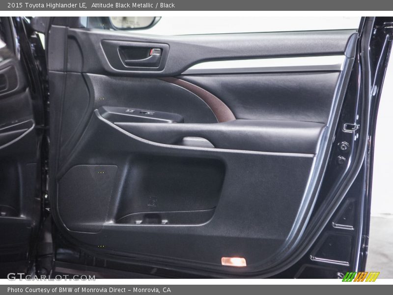 Attitude Black Metallic / Black 2015 Toyota Highlander LE
